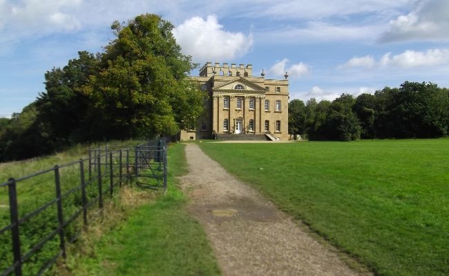 The side path leading up to the entrance of the Kings Weston Estate building